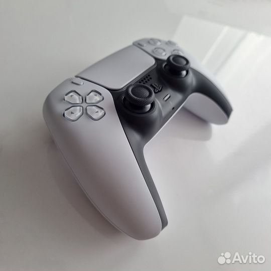 DualSense белый PS5