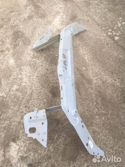 Рамка радиатора (телевизор) на LADA Kalina