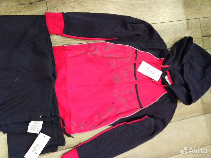 Костюм спортивный