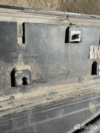 Cadillac srx молдинг двери