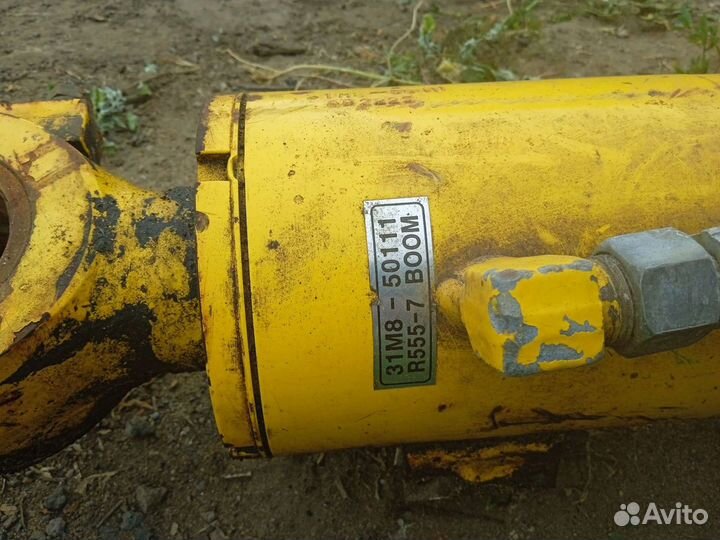 Гидроцилиндры на Hundai Robex