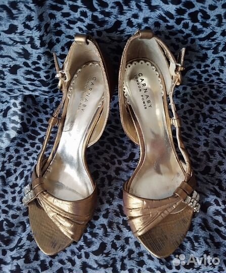 Босоножки женские