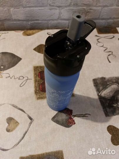 Бутылка для воды и напитков. Детям в школу