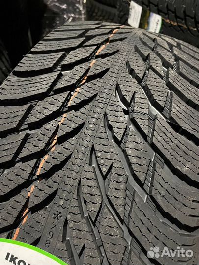 Ikon Tyres Autograph Snow 3 SUV 245/40 R20 и 275/35 R20 99T