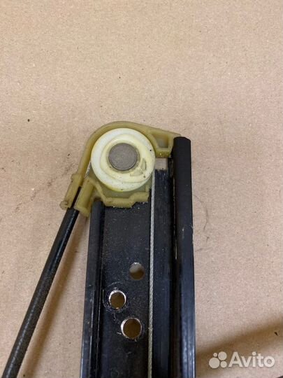 Стеклоподъемник задний левый Audi A8 D3 BVJ 2006