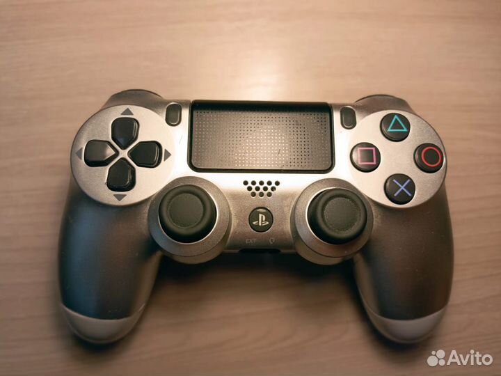 Sony playstation 4 slim 1tb 2 джойстика, 2 игры
