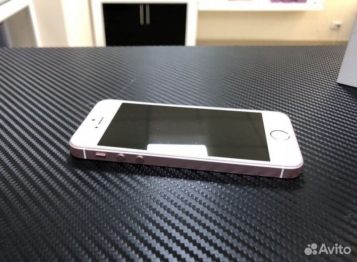 Телефон iPhone 5SE 32gb