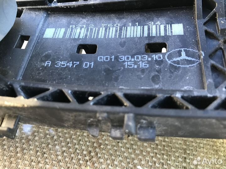 Mercedes W212 E-Class передняя правая ручка