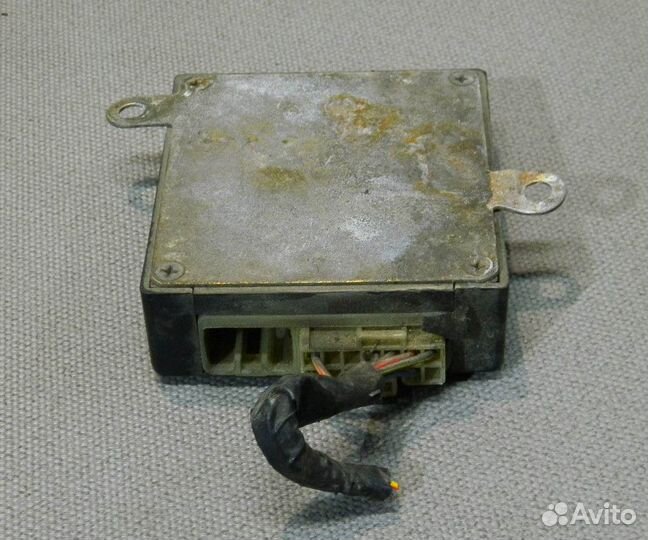 Блок комфорта Mitsubishi Carisma