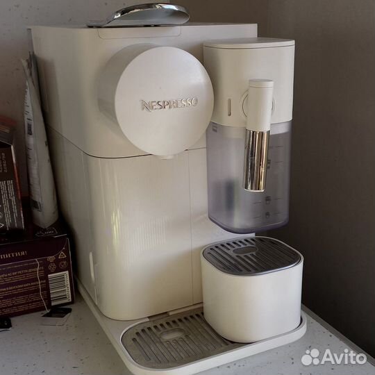 Кофемашина delonghi