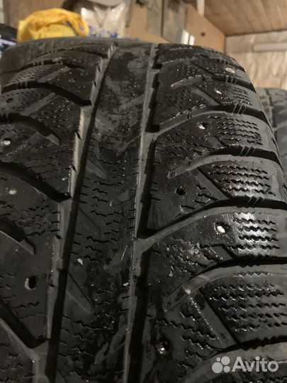 Bridgestone Ice Cruiser 7000S 235/65 R17 108