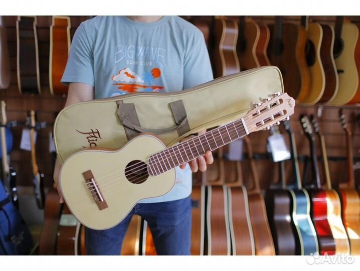 Flight GUT 350 SP/SAP гиталеле с чехлом