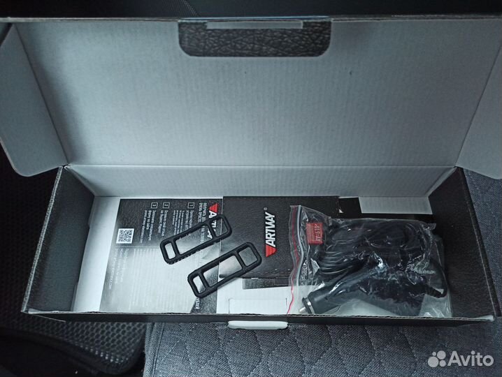 Зеркало-видеорегистратор Artway AV-610