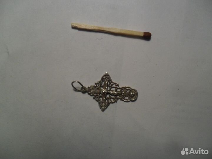 Серебряный крестик