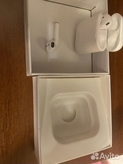 Беспроводные наушники apple airpods