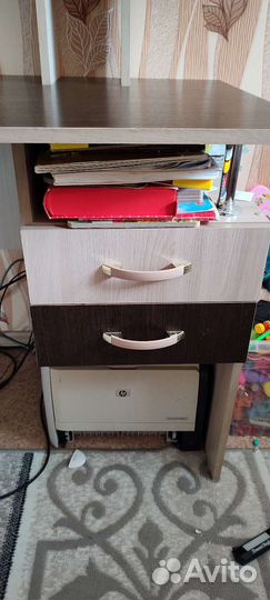 Компьютерный стол