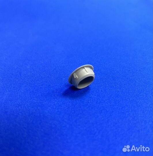 Заглушка круглая св.серая d16 пластиковая (для п