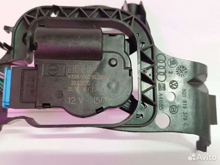 Кронштейн воздушной заслонки 6q1 819 379 c