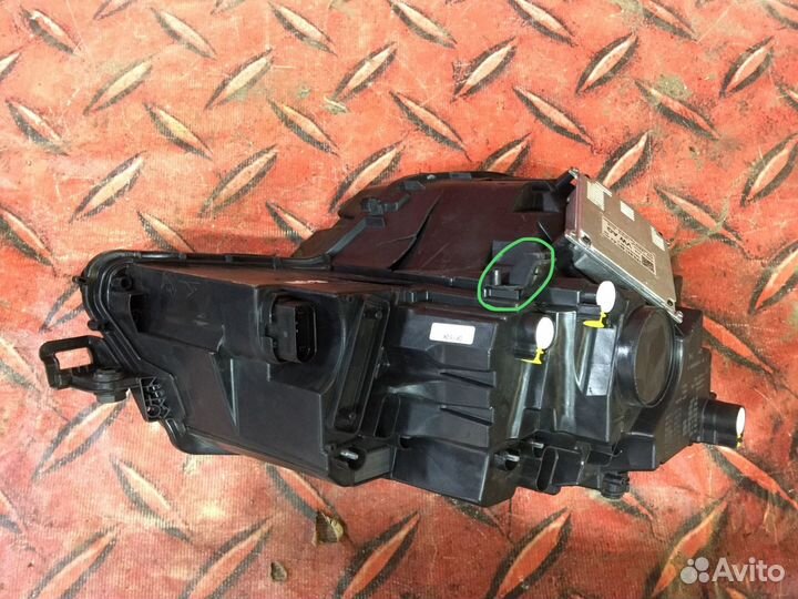 Фара левая LED Skoda Karoq