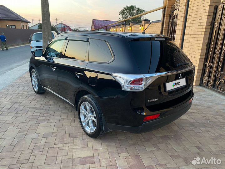 Mitsubishi Outlander 2.4 CVT, 2012, 172 450 км