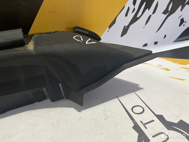Накладка переднего левого крыла Toyota Land