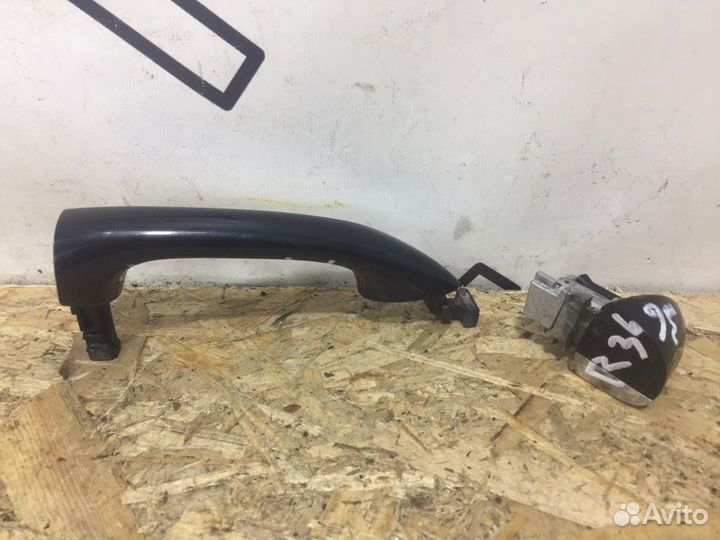 Ручка двери внешняя передняя правая Mercedes-Benz