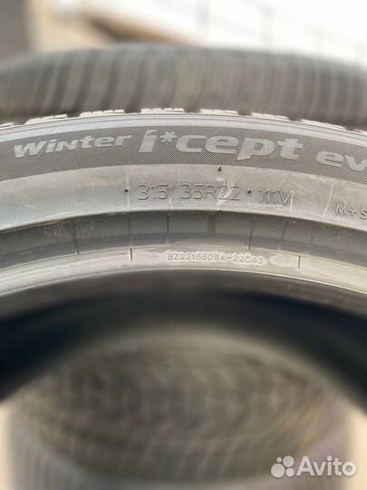 Hankook Winter I'Cept Evo 3 W330A 275/40 R22 и 315/35 R22 111V