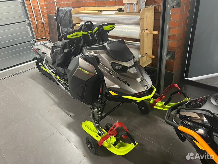 BRP Ski-Doo Summit X Expert 165 850 Turbo R