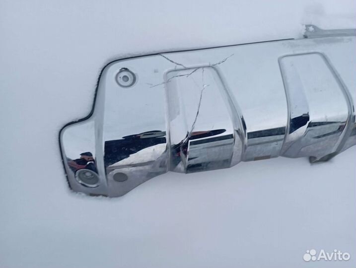 Хромнакладка на передний бампер Сузуки Джимни