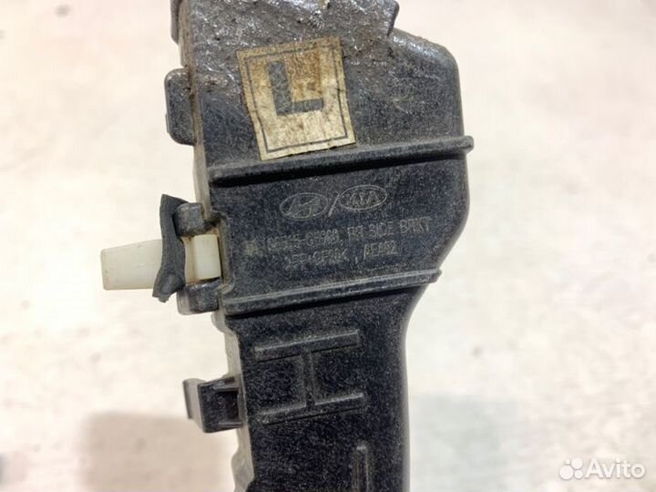 Кронштейн бампера задний левый Kia Picanto 3 C