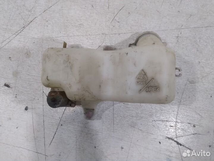 Бачок омывателя передний Mazda 626 GE 1992-1997