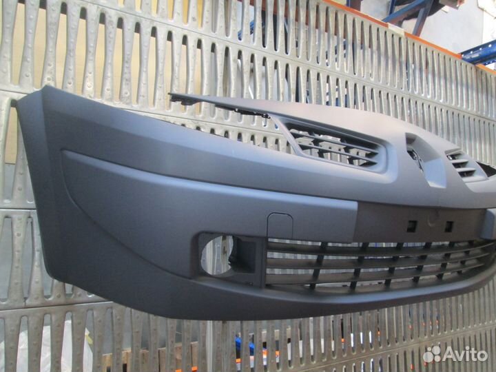 Бампер передний Renault Megane II (M) 06-08