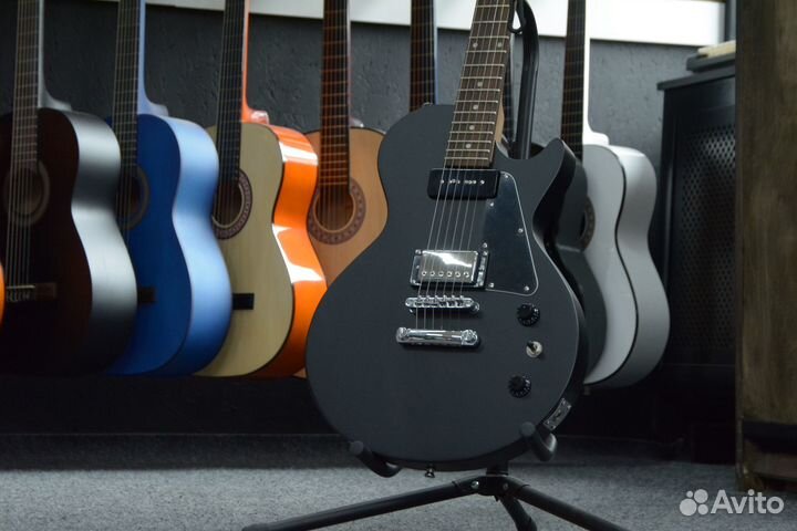 Электрогитара формы Les Paul