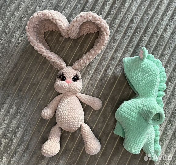 Игрушки ручной работы. зайка в комбинезоне