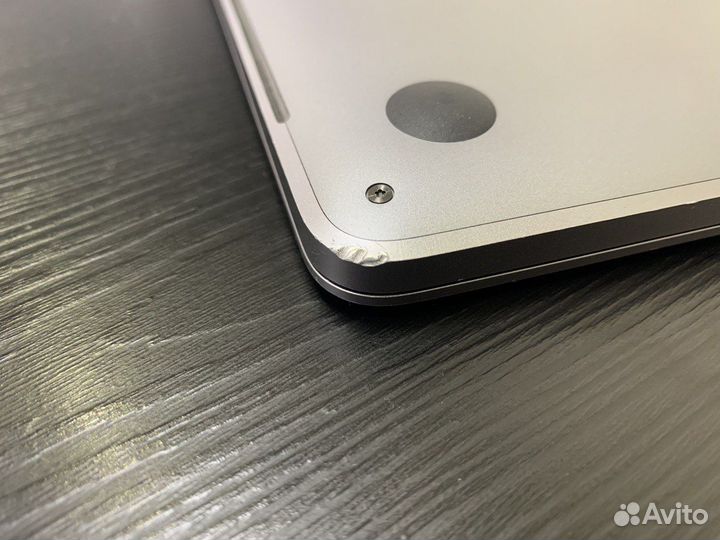 MacBook Pro 15 2016 16 гб i7 2,9 Гц Radeon Pro 460