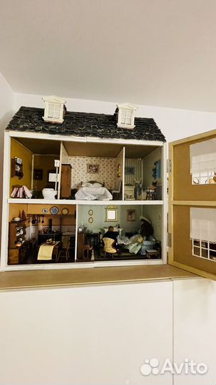 Кукольный домик с мебелью