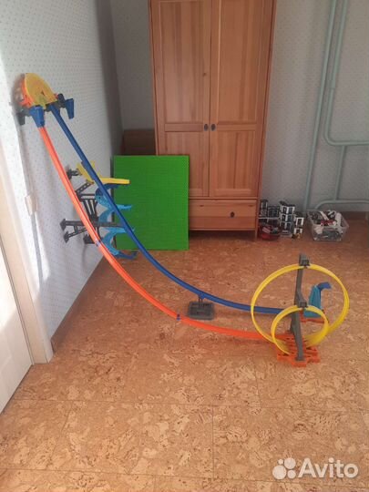 Hot wheels трек гонки по вертикали