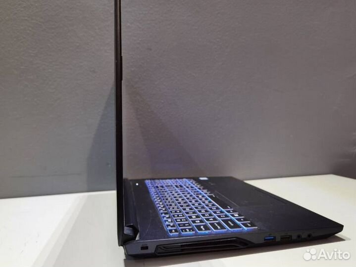 Игровой ноутбук i5-9300H 16gb/GTX 1650 SSD250 HDD1