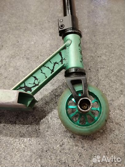 Трюковой самокат в хорошем состоянии