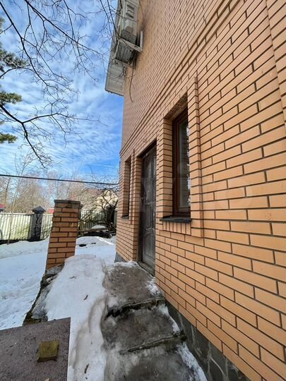 Дом 168 м² на участке 12 сот.