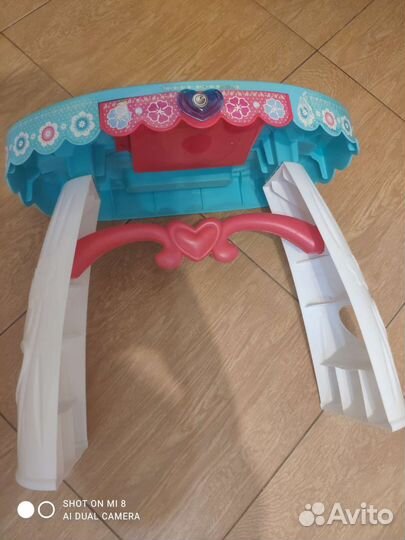 Детский туалетный столик