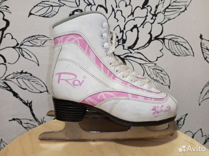 Коньки фигурные женские 35-36