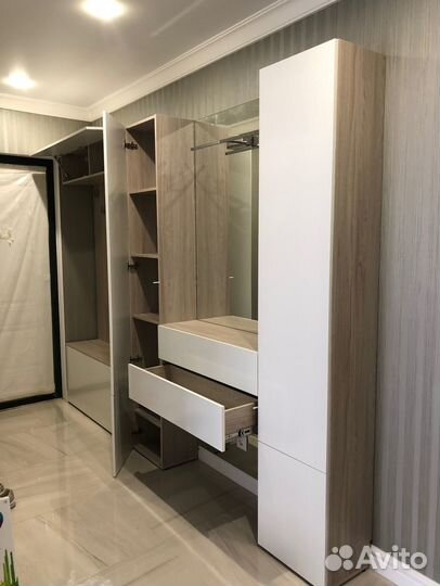 Прихожая Встроенная