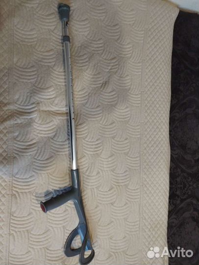 Костыль с опорой под локоть