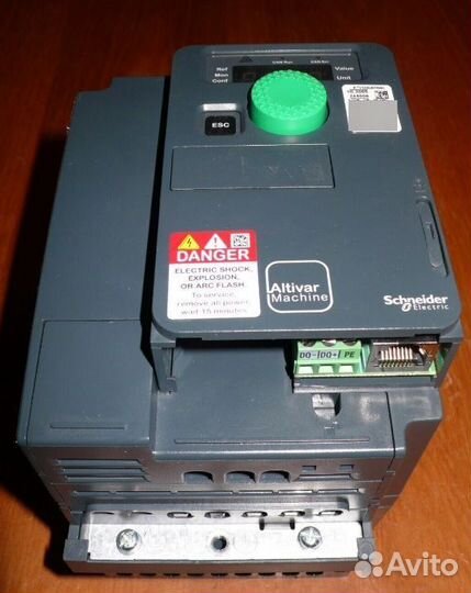 Преобразователь Schneider Electric ATV320U15N4C