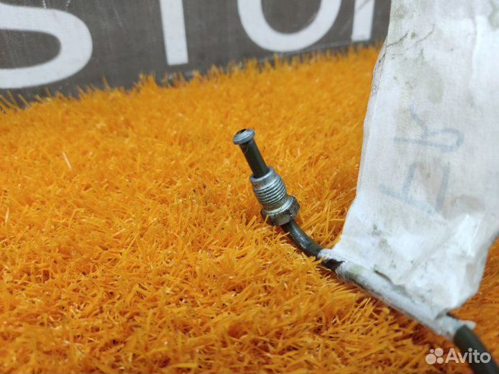 Трубка тормозная передняя правая Mercedes-Benz