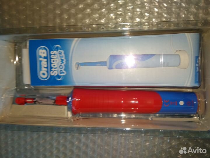 Электрическая зубная щетка Oral -B детская (новая)