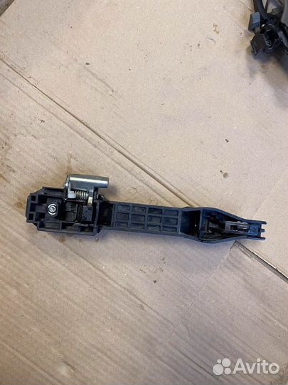 Ручка задней левой двери Mitsubishi L200