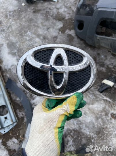 Значок Toyota Rav 4 50