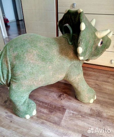 Интерактивный динозавр 